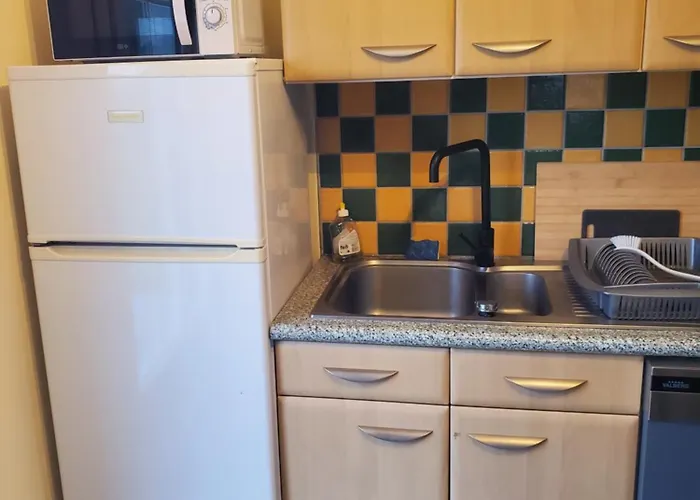 A L'horizon Du Mont 蓬托尔松